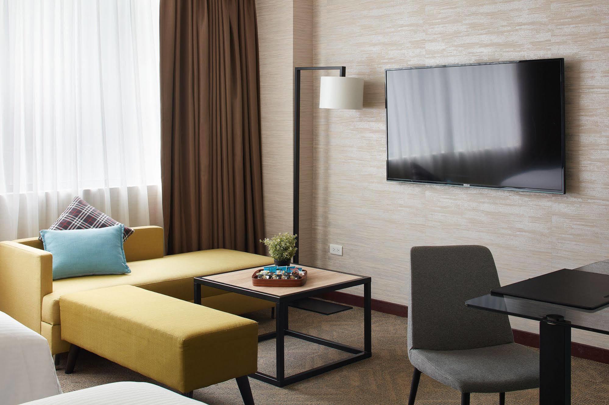 Via Hotel Taipei Station Екстериор снимка