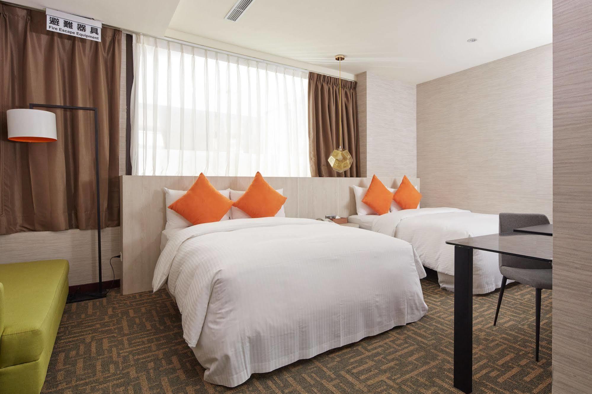 Via Hotel Taipei Station Екстериор снимка